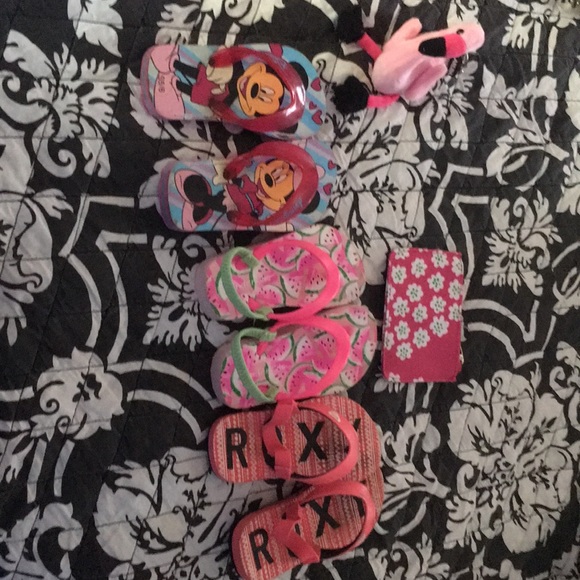 Disney/wonder kids/roxy size 5tod sandal $10/3pr - Picture 3 of 7